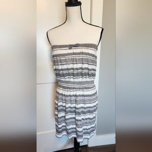 Euc Dkny size M, tube top dress or cover up. Cotton. Gray/purple & white.